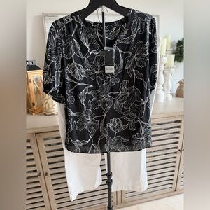 SlimFactor Floral Print Top